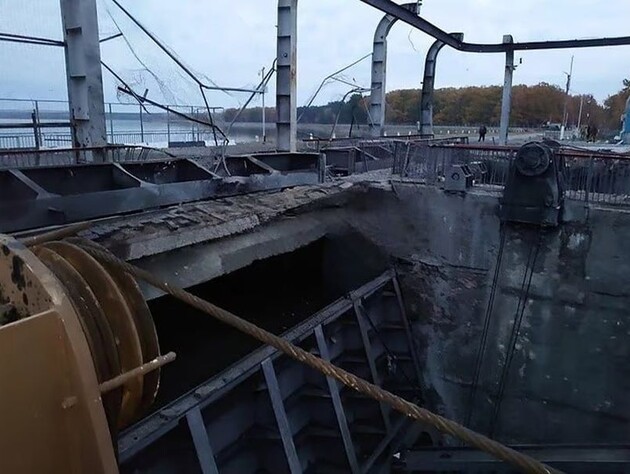 Оккупанты тонут в грязи. В сети показали последствия прорыва дамбы в Белгородской области РФ