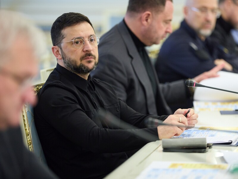 Зеленский хочет, чтобы Украина с ноября начала продавать оружие