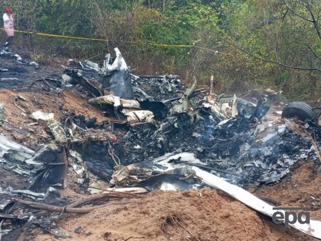 У Кенії розбився літак із туристами з різних країн, 11 людей загинули. Фото, відео