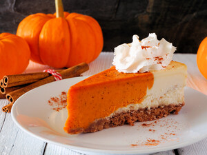 Дуже смачно й низькокалорійно. Ніжний двошаровий сирно-гарбузовий чизкейк