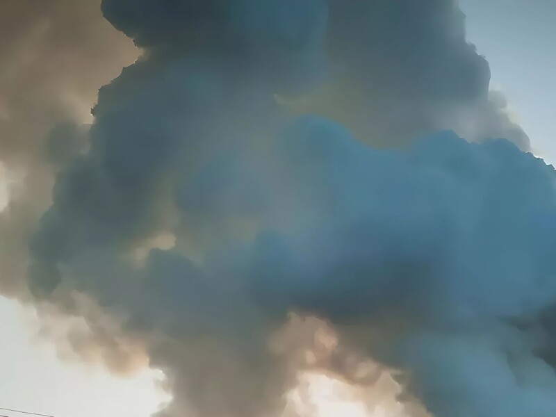 "Ще летять! Зараз жахне!" У Криму після дронів горять нафтобази, а у Ставрополі – завод "Лукойлу"