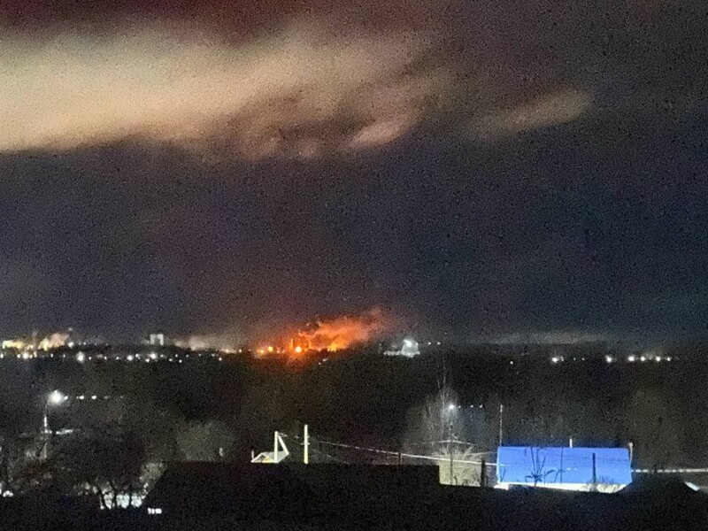 Ночью были атакованы НПЗ в Марий Эл и Ульяновской области РФ. Фото и видео пылающих объектов