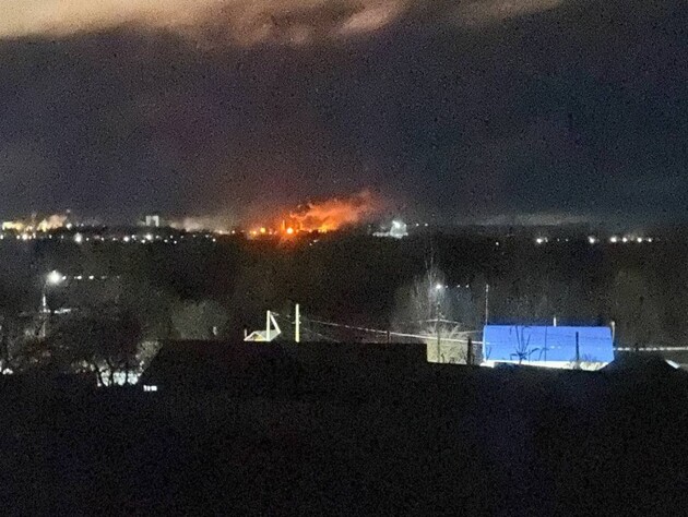 Ночью были атакованы НПЗ в Марий Эл и Ульяновской области РФ. Фото и видео пылающих объектов