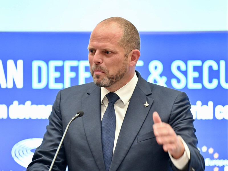 Міністр оборони Бельгії пообіцяв "зрівняти Москву із землею" в разі нападу на НАТО. У РФ відповіли