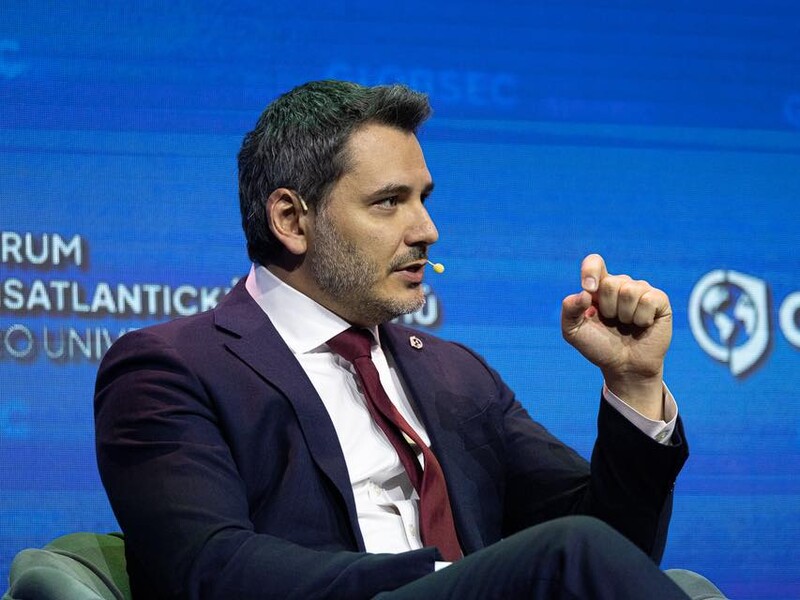 "Щоб допомагати нам". Український нардеп аргументував, чому Європа купує енергоносії у РФ