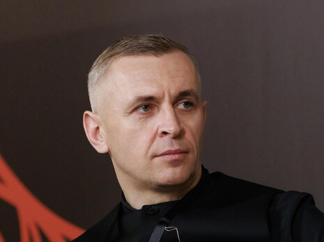 Капітан Сі вийшов на палубу, Трамп кидає йому канат, а Путін знизу просить не забути про нього