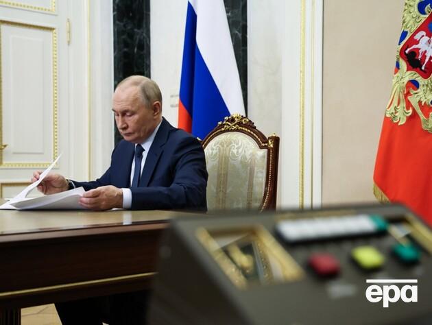 Путін наказав забезпечити проїзд іноземних ЗМІ в Куп'янськ. Для цього нібито можуть тимчасово припинити вогонь