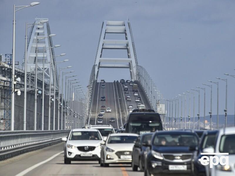 Оккупанты ограничили проезд по Керченскому мосту определенному типу машин. О чем идет речь?