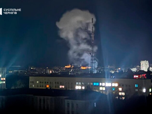 В Чернигове повреждена телебашня. Жителей призывают держаться на расстоянии 200 м от нее