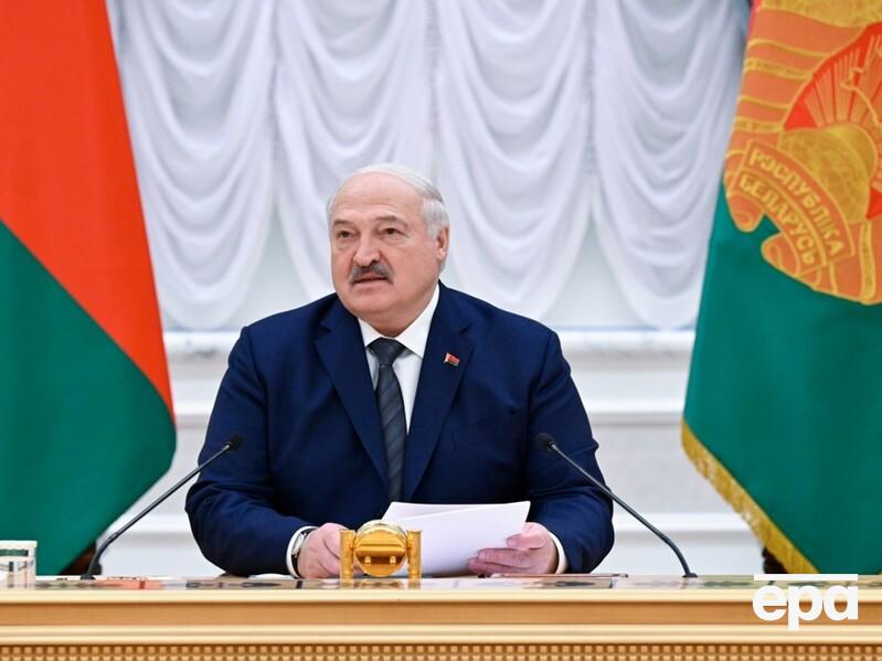 Лукашенко заявил, что "вонючая Европа" будет платить Беларуси за воздух