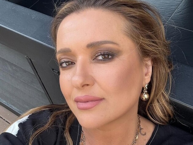 Могилевська схудла на 25 кг і поринула в еротичний танець із молодшим на 10 років співаком. Відео