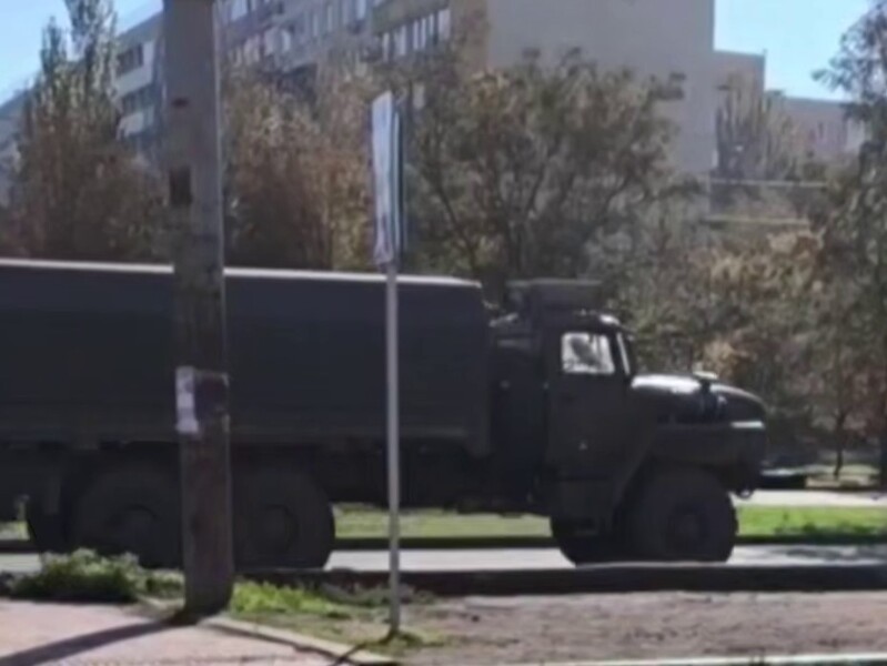 РФ переміщує велику кількість вантажівок із живою силою в напрямку Ростовської області. Андрющенко припустив, куди