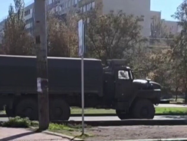 РФ переміщує велику кількість вантажівок із живою силою в напрямку Ростовської області. Андрющенко припустив, куди