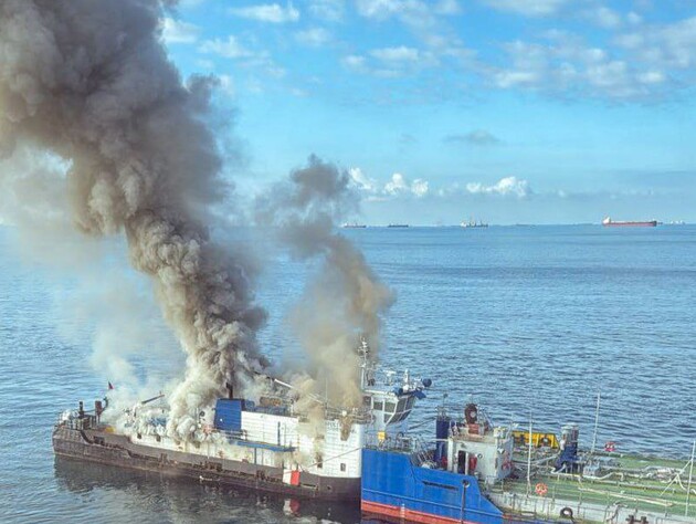 В Керченском проливе загорелся российский буксир