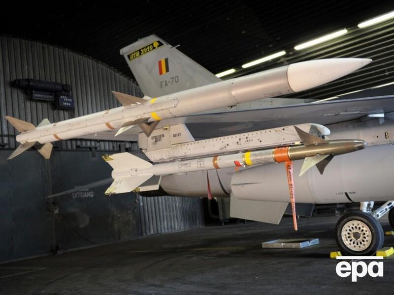 Дроны, замеченные в Бельгии, могли шпионить за F-16 и стратегическими объектами. Министру обороны тревожно