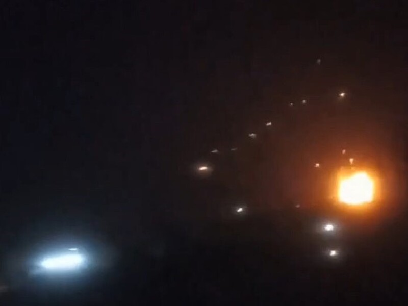 "Заграва рожева, аж малинова". У Луганську і Донецькій області заявили про дронову атаку. Відео