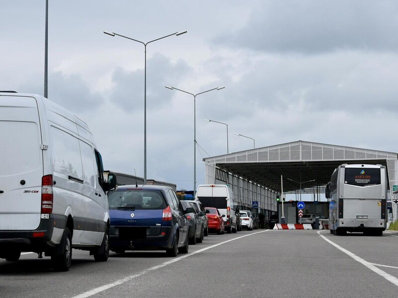 На кордоні України з ЄС запрацювали нові правила. Митниця попереджає про затримки