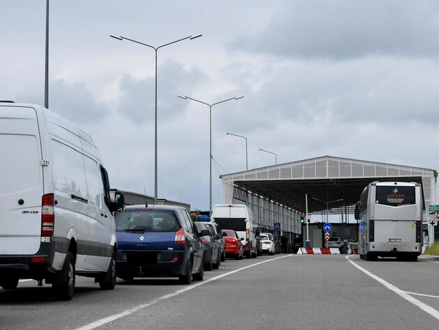 На кордоні України з ЄС запрацювали нові правила. Митниця попереджає про затримки