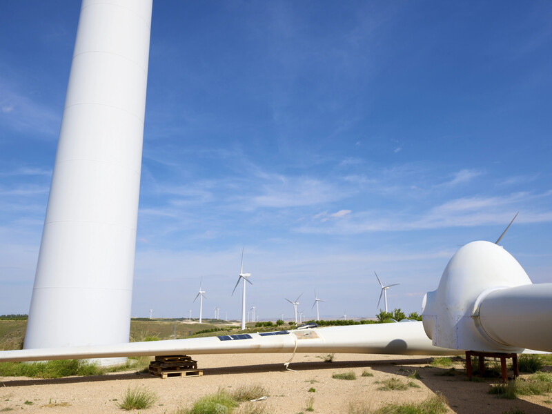 Боргова криза гальмує розвиток поновної енергетики – юристка Савченко