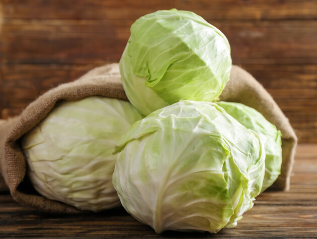 Покладіть це на дно ящика – і капуста в льоху не зіпсується до весни. Три секрети зберігання врожаю