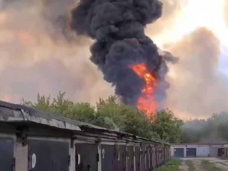 "Не піддавайтеся паніці". Після атаки дронів у Башкортостані пошкоджено хімзавод