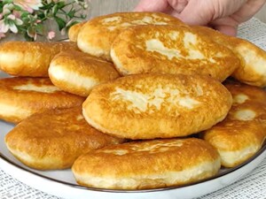 Из этого теста жареные пирожки получаются невероятно нежные и пышные. Простой рецепт 