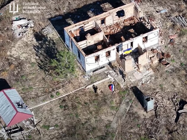 ГУР установил флаг Украины на островах бывшего Каховского водохранилища. Видео