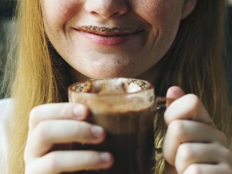 Науковці назвали напій, який врятує судини, навіть якщо в людини малорухливий спосіб життя