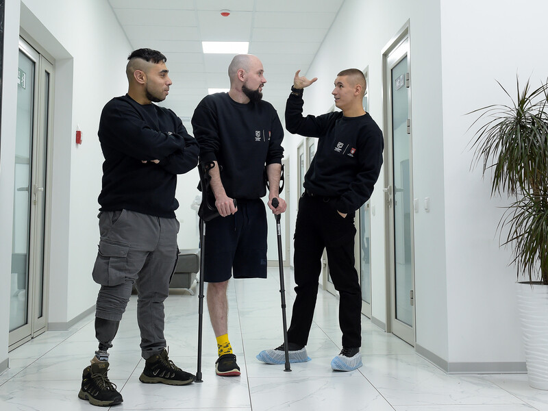 Ветераны обороны Мариуполя развивают подходы посттравматического роста для помощи военным – СМИ