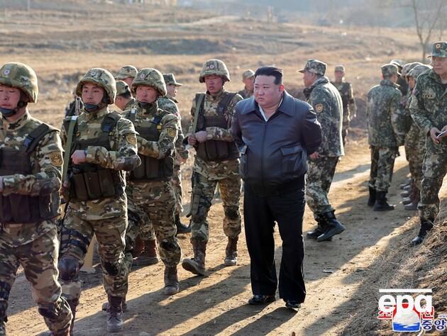 КНДР направила в Россию тысячи 