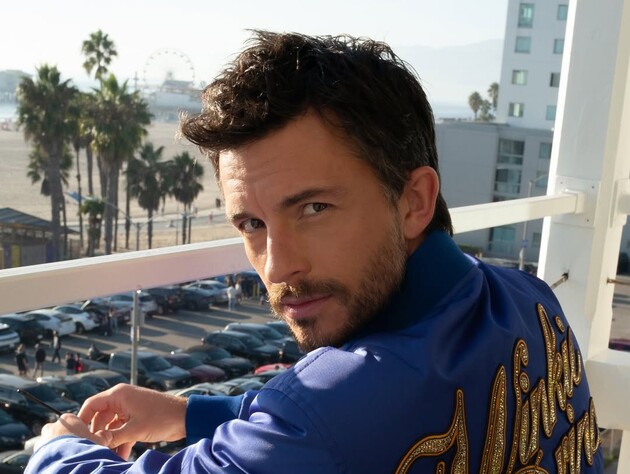 Який вигляд має найсексуальніший чоловік 2025 року за версією People. П'ять найяскравіших фото