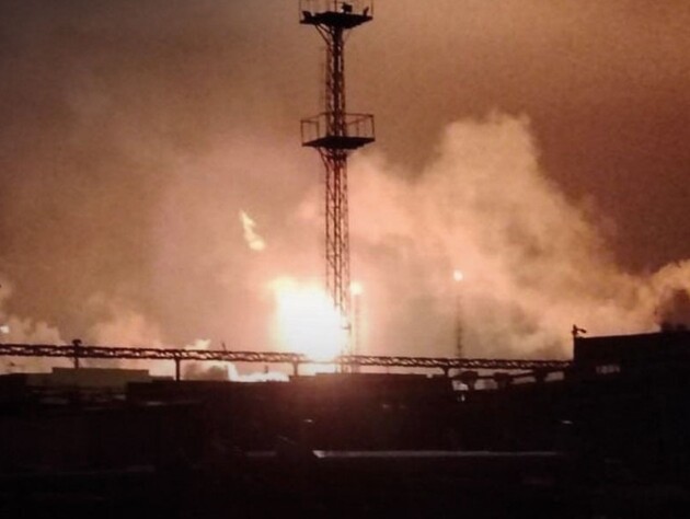 Нефтехимический завод, НПЗ и склад с топливом. Генштаб ВСУ подтвердил поражение объектов РФ