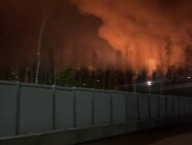 Об'єкти енергоструктури у двох областях РФ атакували безпілотники і, ймовірно, ракети. Фото, відео