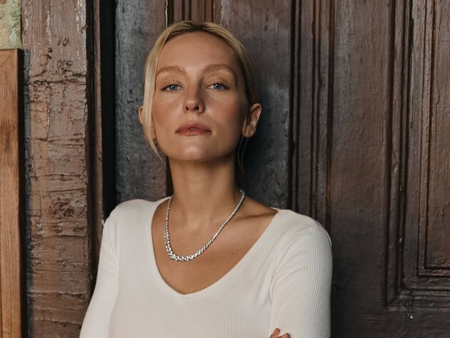 28-річна Roxolana, яка приховує чоловіка, уперше стала матір'ю й показала новонароджену дитину