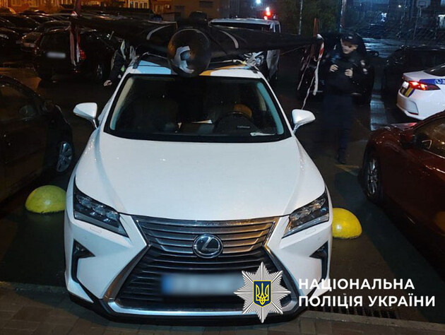 У Києві на даху автомобіля помітили прив'язаний російський Shahed. Поліція відреагувала