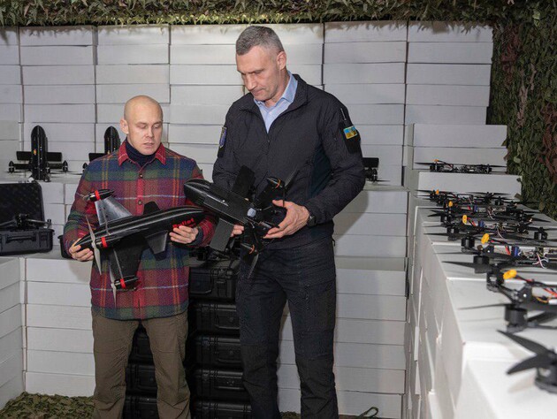 Громада Києва передала 225-му штурмовому полку ще майже 3 тис. дронів – Кличко
