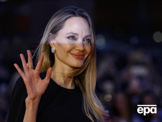 У мережі обговорюють відео, як Джолі 