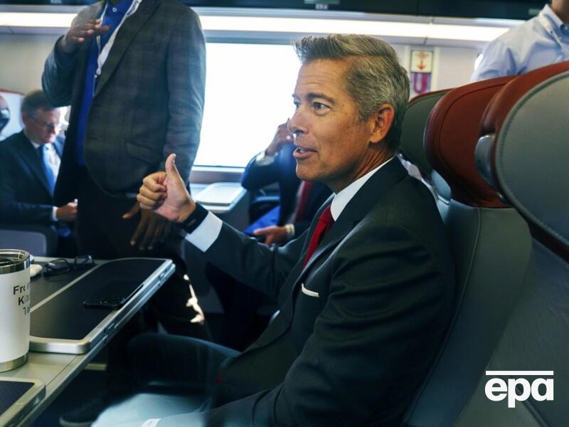 "Непросте рішення". У США через шатдаун вирішили скоротити кількість рейсів в аеропортах