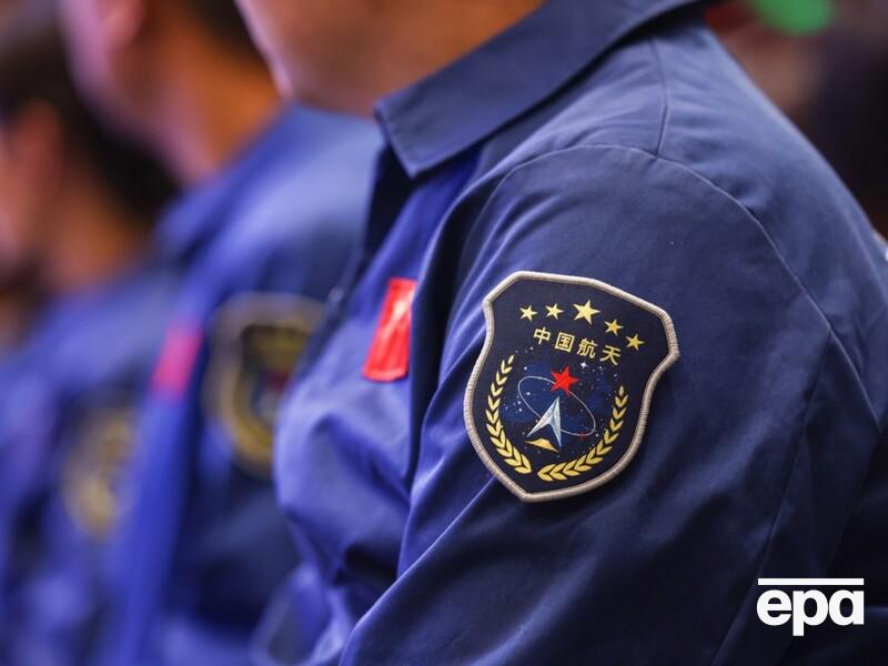 Из-за инцидента в космосе отложили возвращение на Землю китайских космонавтов