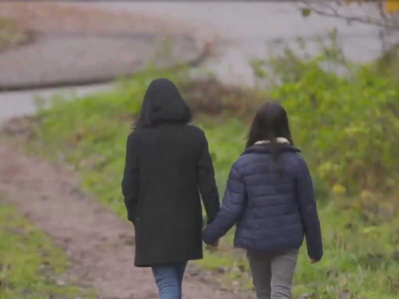 "Ми не говоримо про війну". Українську школярку у Фінляндії змусили співати "Калінку", мати обурена