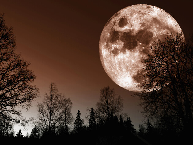 Астероиды атакуют Луну. Астроном снял уникальные кадры