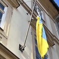 Со здания парламента Чехии сняли флаг Украины, новый спикер держал стремянку. Что случилось? 