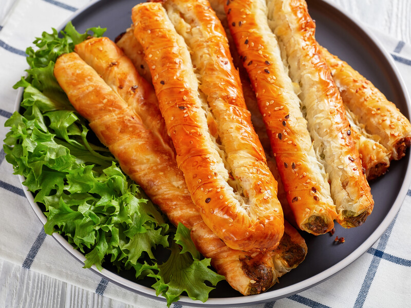 Теплі хрусткі роліні. Рецепт смачної випічки з начинкою