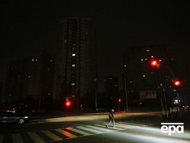 РФ масовано атакує українську енергетику, у низці областей – аварійні вимкнення світла