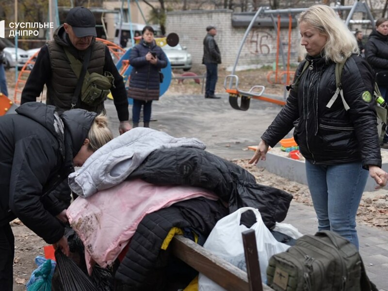 "Трое погибших, еще одного не могут найти". В Днепре растет число жертв удара РФ