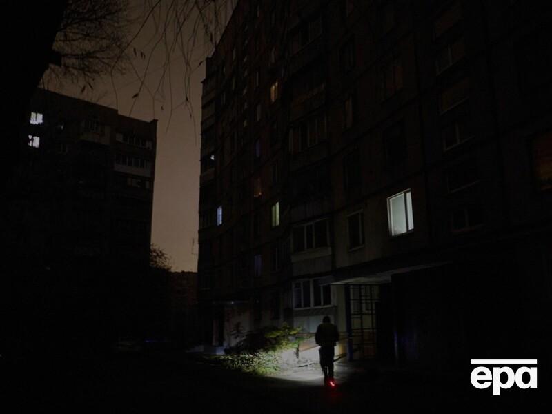 Одна из самых мощных баллистических атак РФ на энергообъекты. В Минэнерго анонсировали дальнейшие отключения света