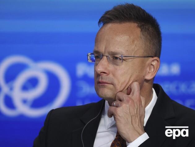 Сійярто заявив про безстрокове звільнення Угорщини від санкцій на нафту з РФ. ЗМІ спростували, той відреагував
