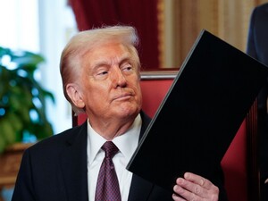 Трамп пообіцяв виплатити щонайменше $2 тис. майже всім американцям