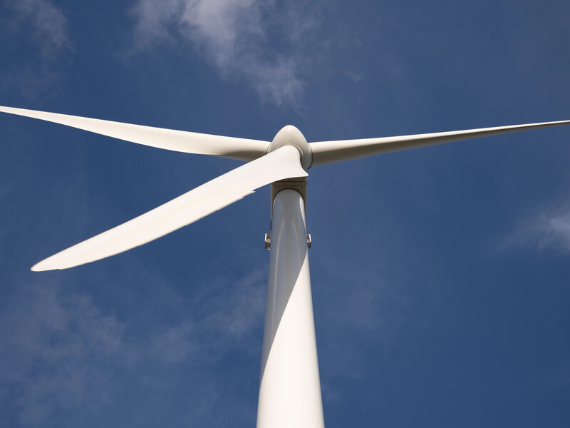 Налоговые стимулы нужно распространить на ветроэнергетику – эксперт
