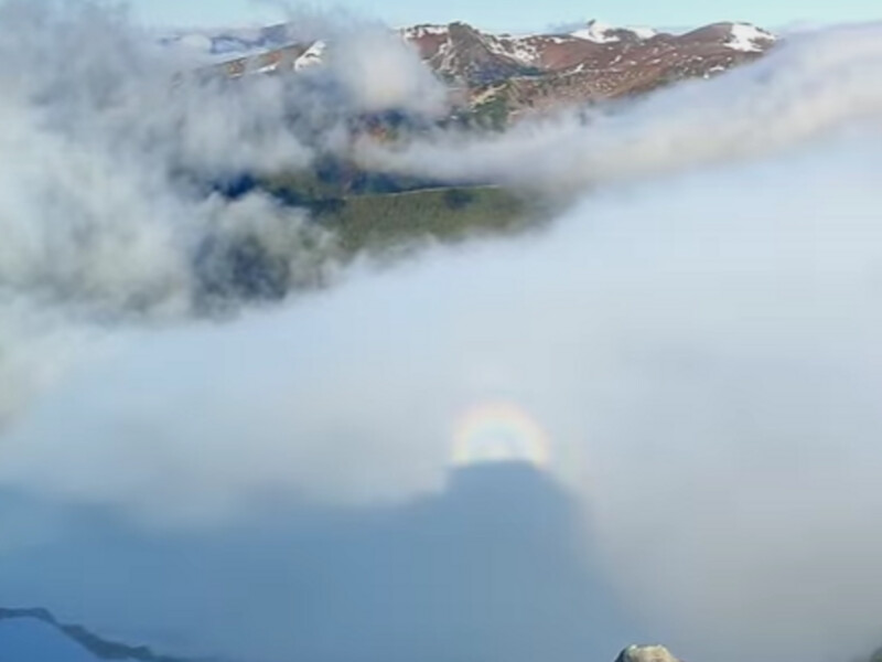 В Карпатах заметили "Броккенского призрака". Видео